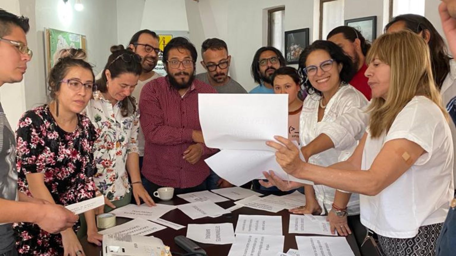 Reunión de grupos artísticos